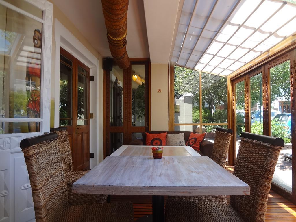 Ikhaya Lodge ケープタウン エクステリア 写真