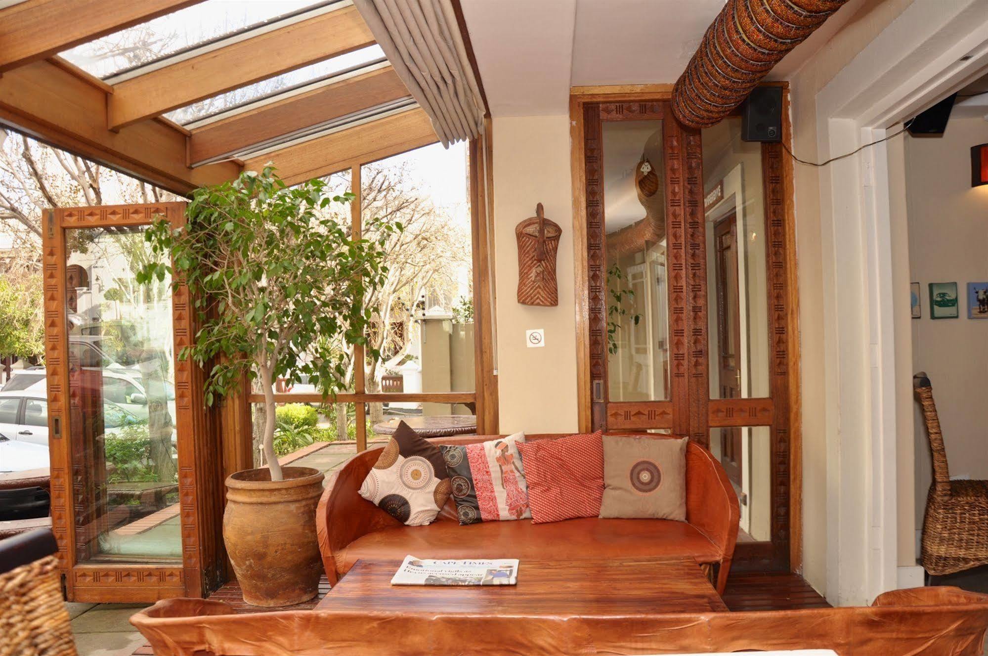 Ikhaya Lodge ケープタウン エクステリア 写真