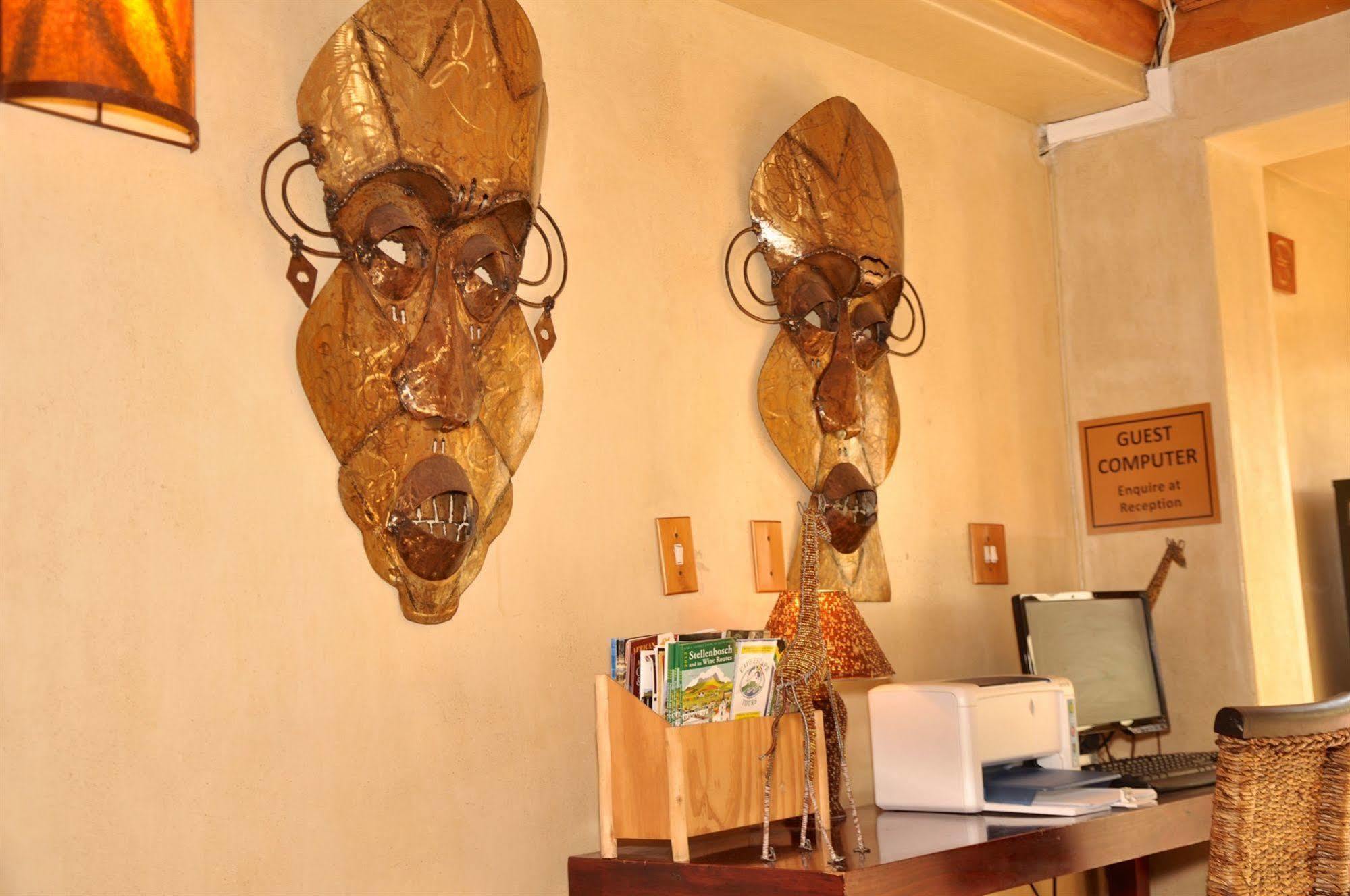 Ikhaya Lodge ケープタウン エクステリア 写真