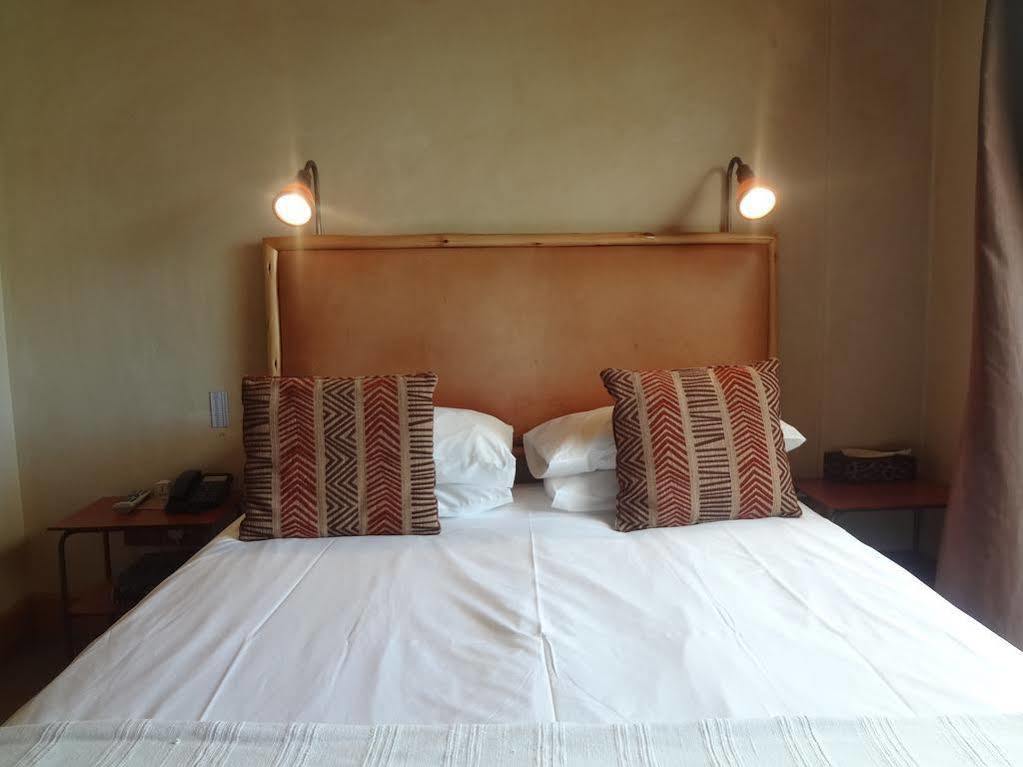 Ikhaya Lodge ケープタウン エクステリア 写真